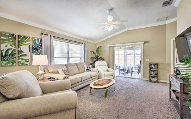 Sunny Courtyard Villa w/ Patio: Golf & Dine!
