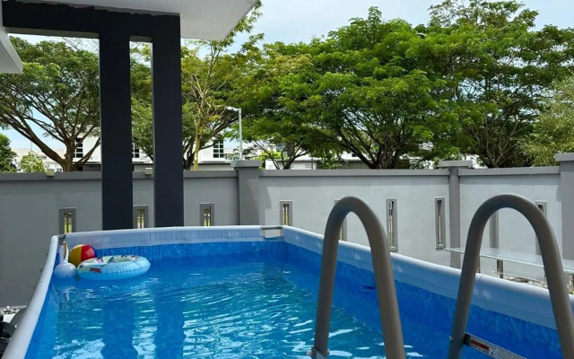Homey Desaru Villa 22pax Max- BBQ & Netflix - Near WaterPark