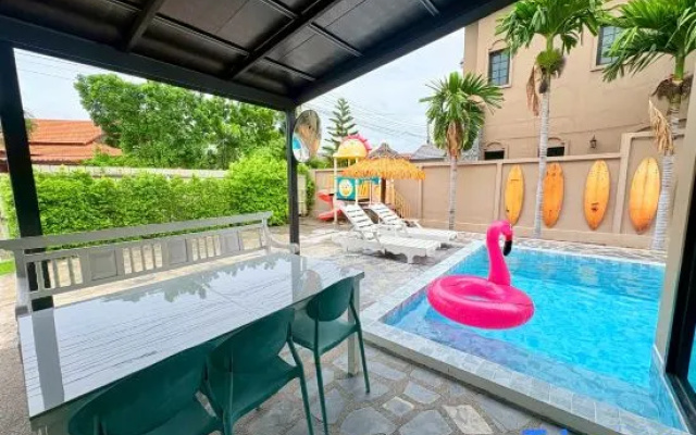 Mountain Private Pool Villa-Bangsaen