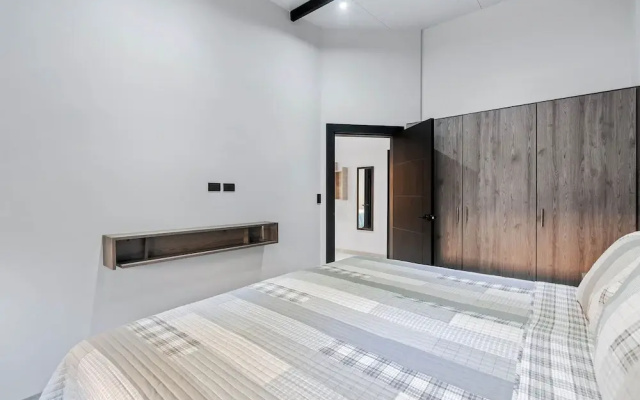 Brand-New 6BD Giant with Private Pool by SPCR