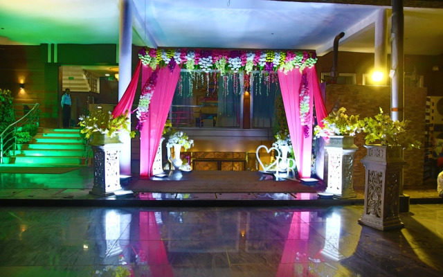 Hotel Crossroad
