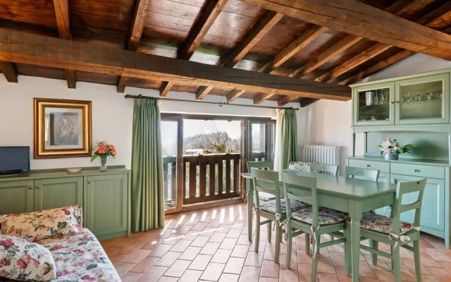 Cosy Holiday Home in Gargnano With Garden