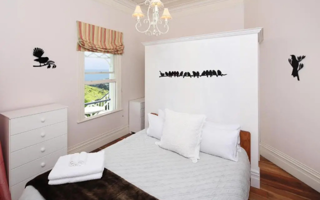 Crescent Villa