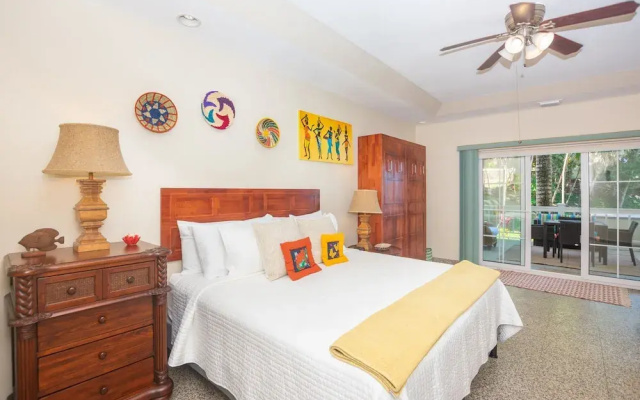 Lawson Rock - Seahorse 105 2 Bedroom Condo by RedAwning