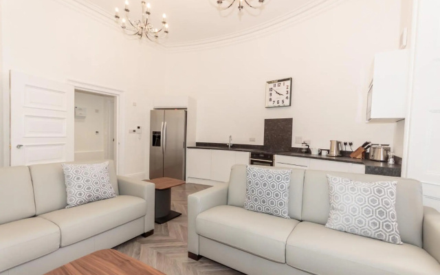 2 Bed - The Buckingham Suite