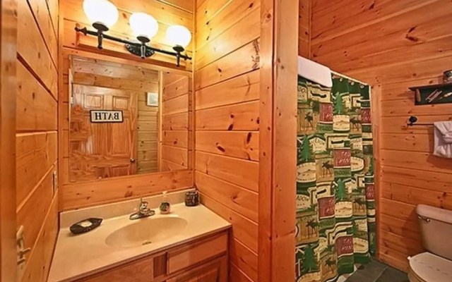 Skinny Dippin 2 Bedroom Cabin