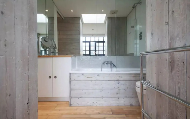 3 Bedroom Contemporary Home In Shoreditch