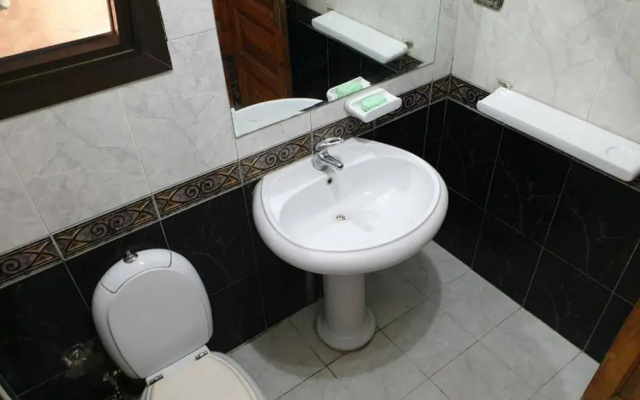 Comfy 3 Bedrooms Apartment in Cairo Z1
