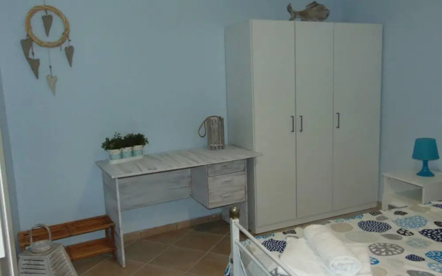 Apartment - Sleeps up to 10 & Beachfront Access