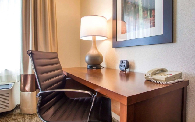 Comfort Suites Columbus West - Hilliard