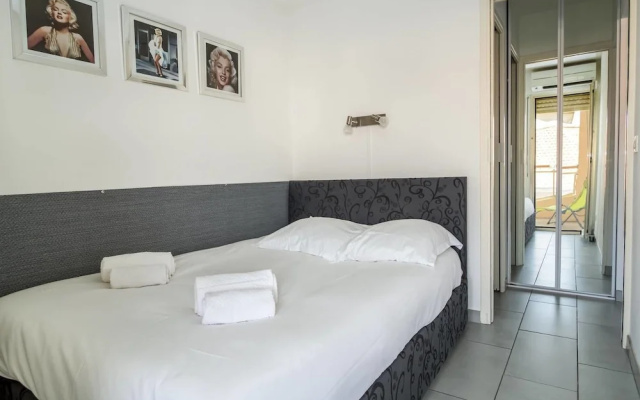 2 Rooms With Parking and Balcony, Heart of Cannes