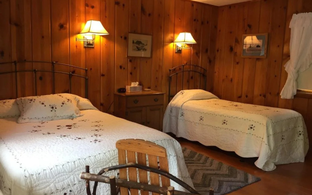 Ludington Blue Spruce Inn