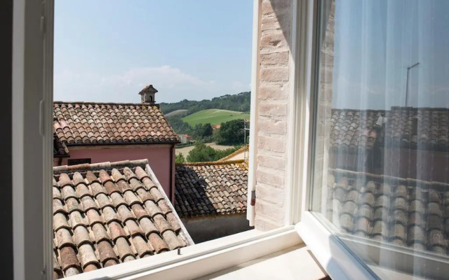 S02 - Sirolo, Villetta in Pietra Con Terrazzo Dx