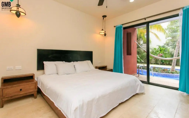 Swim Up Apartment P003