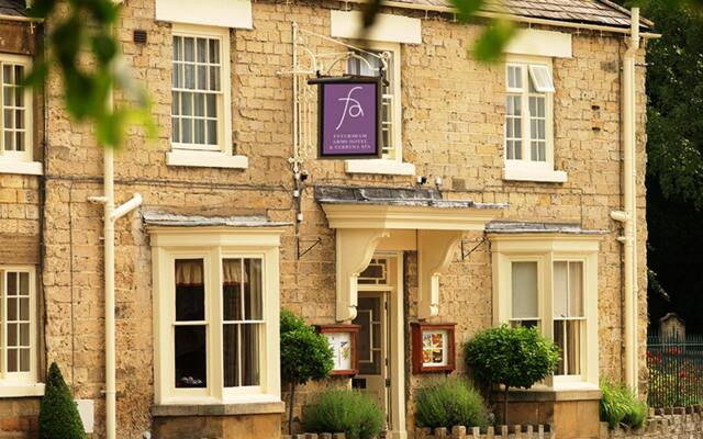 The Feversham Arms Hotel & Verbena Spa вид на фасад