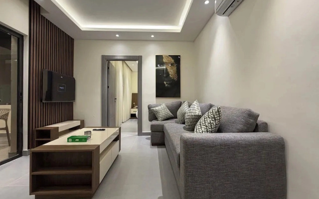 005 JRE Apartment With Stunning Boulevard Veiw