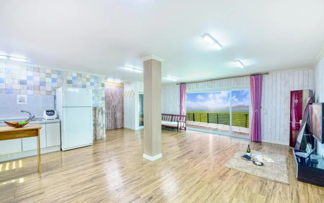Ganghwa Saebyukbyeolbada Pension