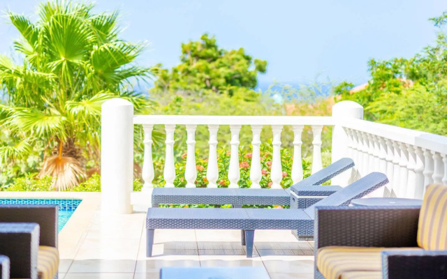 ? The Curacao Getaway - Coral Estate ?