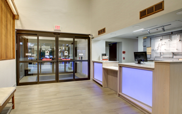 Holiday Inn Express & Suites Aurora - Naperville by IHG