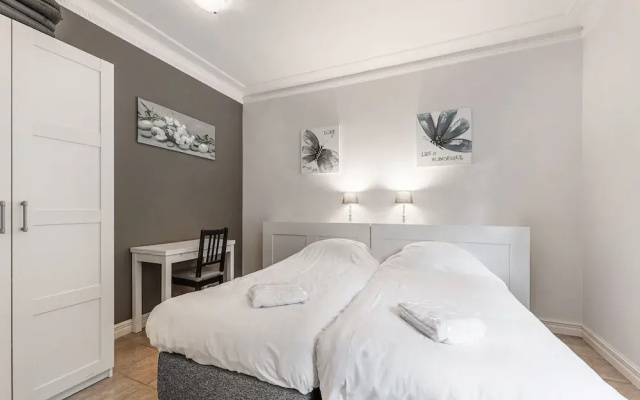 Beautiful Apartment in Sint Maartensbrug