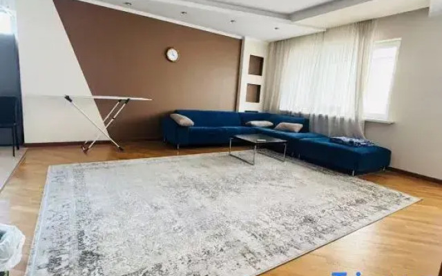 Rujia Apartment