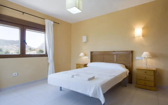 Villa - 3 Bedrooms with Pool and WiFi - 106427