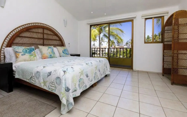 Cozy 3BR House - Front of Marina- Pool