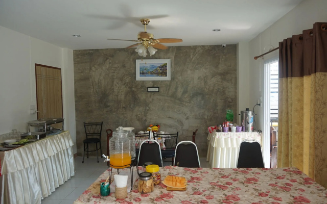 Maesot Siri Hotel