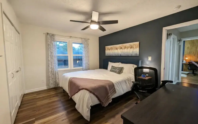1303 Colony Dr Marietta - Full Home