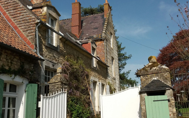 Petit manoir de la berthenlaire