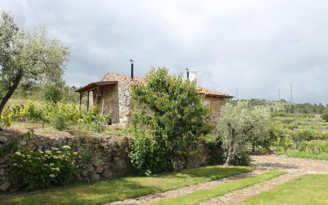 Отель Outros Tempos Turismo De Aldeia Армамар вид на фасад
