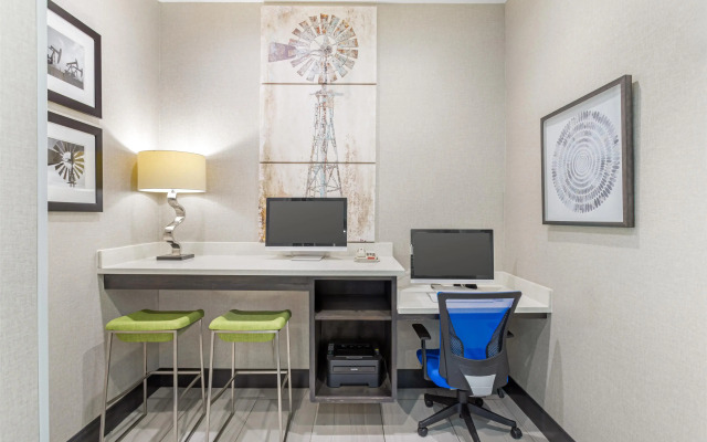 Best Western Plus Waller Hotel