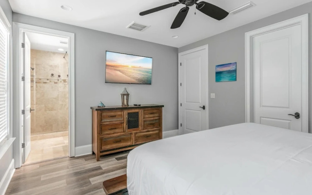 Villa Lago 1973* (S)(2G)- 4BR 4BA + Den- (12)