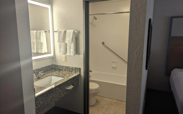 AmericInn by Wyndham St. Peter
