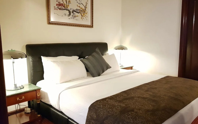 Golden Service Suite At Times Square