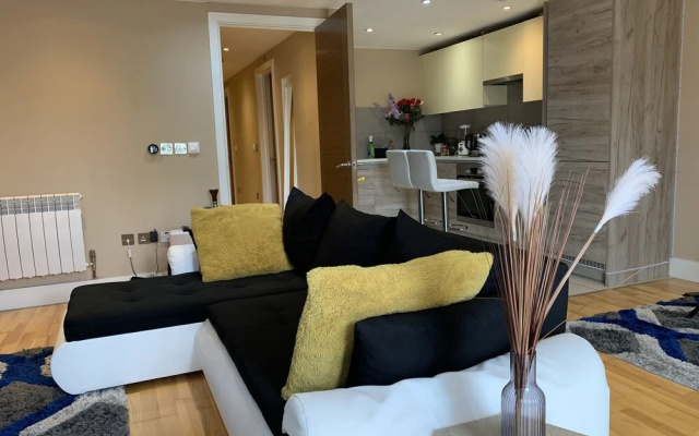 Charming 2-bed Apartment in Kingston Upon Thames