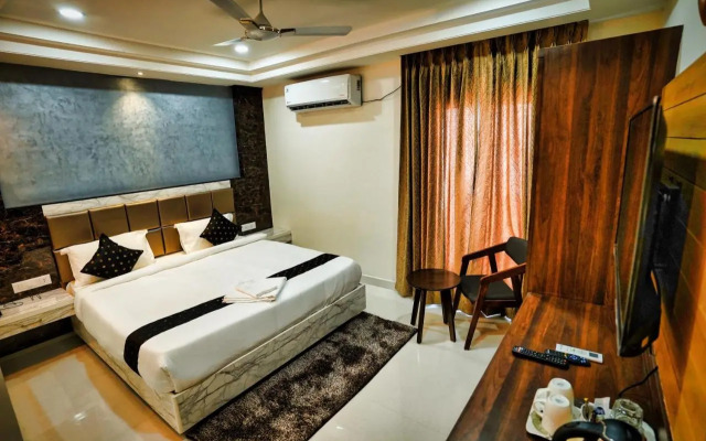 M Square Hotel