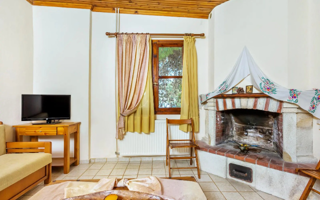 Xenios Loutra Village Karnagio