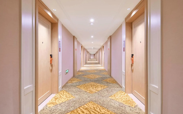 Vienna Hotel (Yecheng Zero Kilometer)