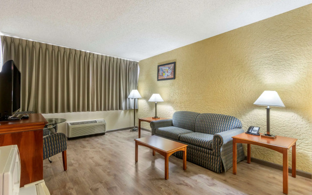 Econo Lodge Broken Arrow