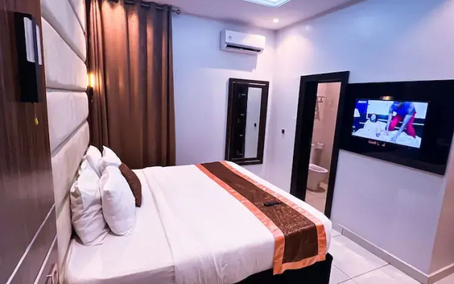 Entrust Hotel and Suites