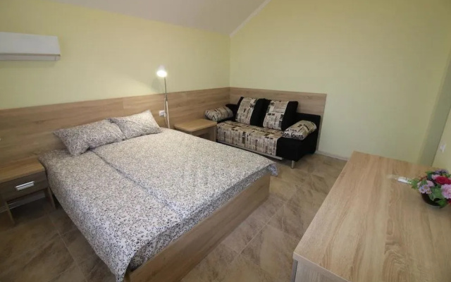 Guest House Chernomorskaya 8A