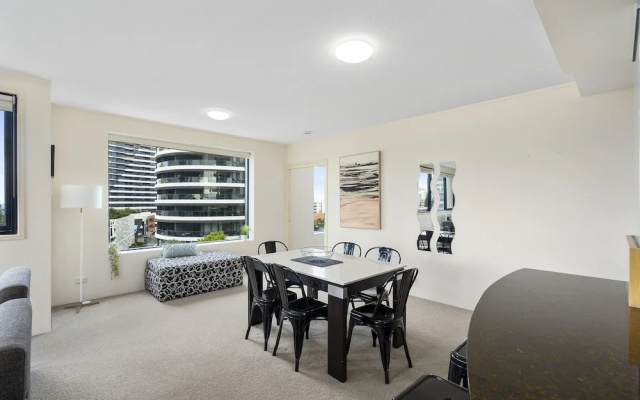 Broadbeach on the Park - We Accommodate