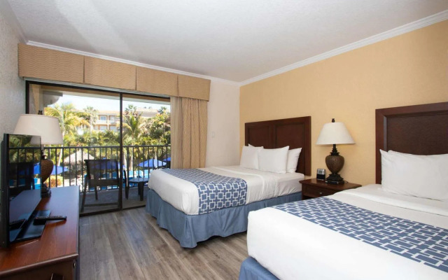 Coconut Cove All-Suite Hotel