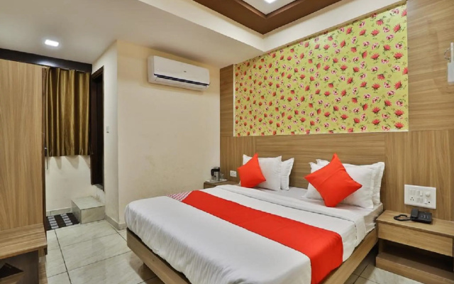 Hotel Shree Krishna Palace Naroda rd