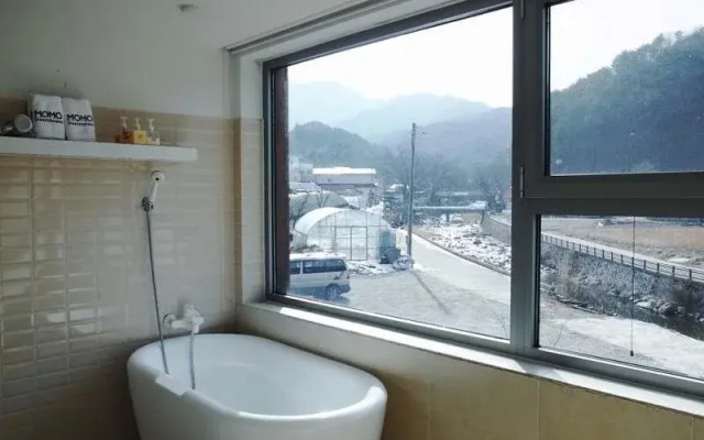 Muju Momo Pension