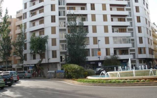 Отель Casa de Huespedes el Almendro вид на фасад
