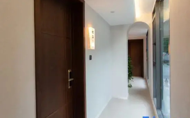 Luding Dadu Tingfeng Homestay (Luding Bridge Scenic Area)