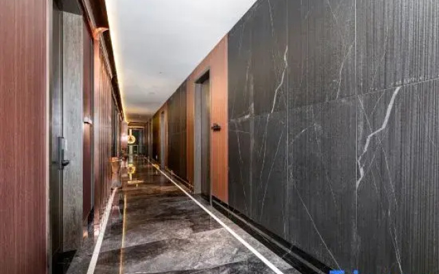 West Street E-sports Hotel (Zhengzhou Erqi square)