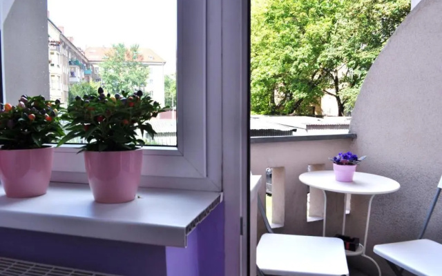 Happy House Hostel